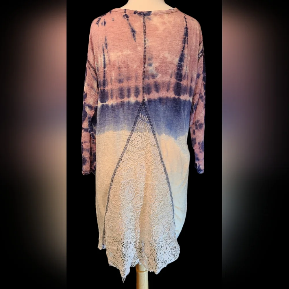 Gimmicks size M tie-dyed  top - Picture 6 of 7